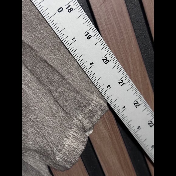 Monroe & Main Blouse Small Womens Beige Long Sleeve 100% Viscose Lightweight - Picture 5 of 6